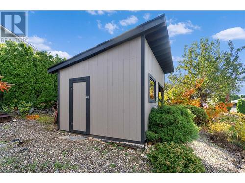 2270 3 Avenue Se, Salmon Arm, BC - Outdoor With Exterior