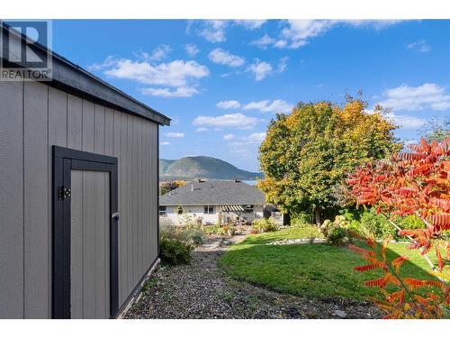 2270 3 Avenue Se, Salmon Arm, BC - Outdoor