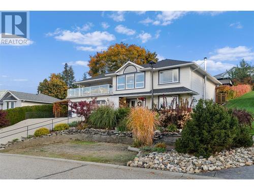 2270 3 Avenue Se, Salmon Arm, BC - Outdoor