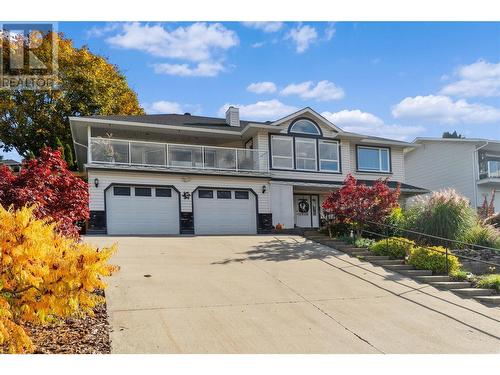 2270 3 Avenue Se, Salmon Arm, BC - Outdoor With Facade