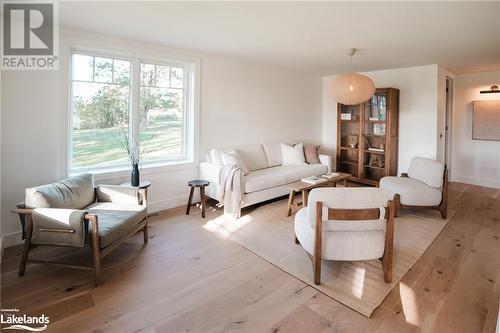 234089 Conc 2 Wgr, Durham, ON - Indoor Photo Showing Living Room