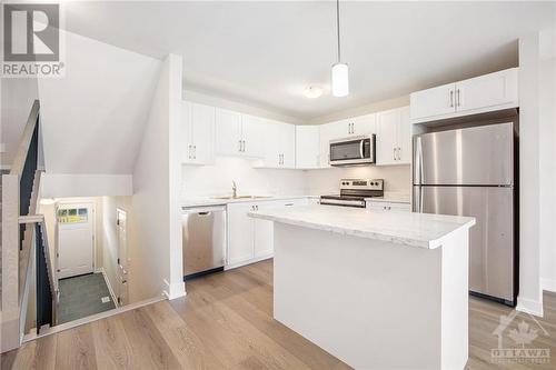 24 Margaret Graham Terrace, Smiths Falls, ON - Indoor Photo Showing Kitchen With Upgraded Kitchen