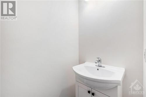 24 Margaret Graham Terrace, Smiths Falls, ON - Indoor Photo Showing Bathroom