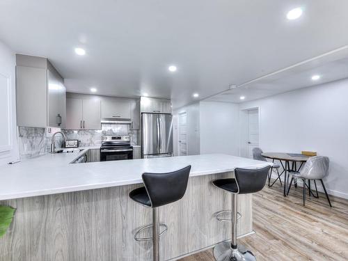 Kitchen - 10719 Rue André-Jobin, Montréal (Ahuntsic-Cartierville), QC - Indoor Photo Showing Kitchen With Upgraded Kitchen