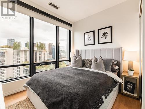 1610 989 Nelson Street, Vancouver, BC - Indoor Photo Showing Bedroom