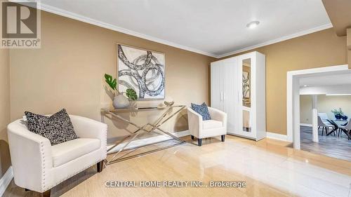 2 Newman Avenue W, Richmond Hill, ON - Indoor