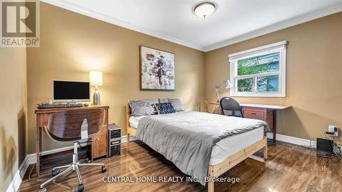 2 Newman Avenue W, Richmond Hill, ON - Indoor Photo Showing Bedroom