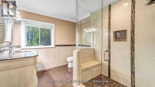 2 Newman Avenue W, Richmond Hill, ON - Indoor Photo Showing Bathroom