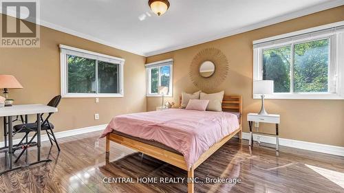 2 Newman Avenue W, Richmond Hill, ON - Indoor Photo Showing Bedroom