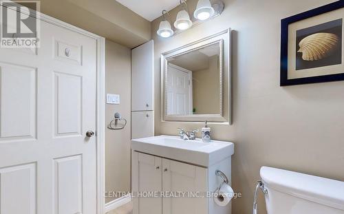 2 Newman Avenue W, Richmond Hill, ON - Indoor Photo Showing Bathroom