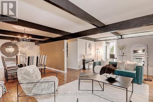 3407 Holborn Road, East Gwillimbury, ON - Indoor Photo Showing Living Room