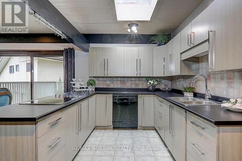 3407 Holborn Road, East Gwillimbury, ON - Indoor Photo Showing Kitchen With Double Sink