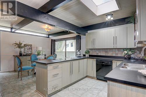 3407 Holborn Road, East Gwillimbury, ON - Indoor Photo Showing Kitchen With Double Sink