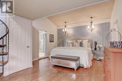 3407 Holborn Road, East Gwillimbury, ON - Indoor Photo Showing Bedroom