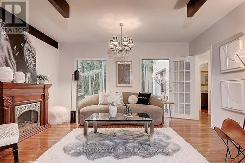 3407 Holborn Road, East Gwillimbury, ON - Indoor Photo Showing Living Room With Fireplace