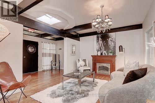 3407 Holborn Road, East Gwillimbury, ON - Indoor Photo Showing Living Room With Fireplace