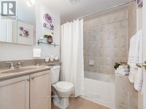 1406 - 4879 Kimbermount Avenue, Mississauga, ON - Indoor Photo Showing Bathroom