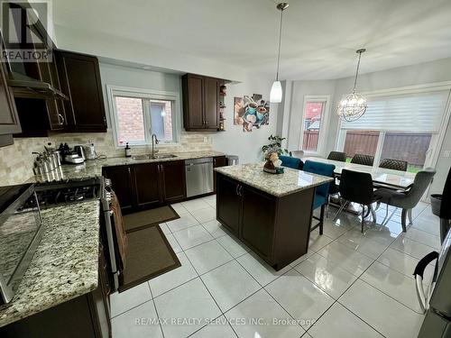 52 Valleyscape Trail, Caledon, ON - Indoor Photo Showing Kitchen