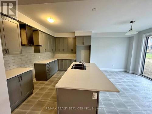 861 Knights Lane, Woodstock, ON - Indoor Photo Showing Kitchen With Double Sink