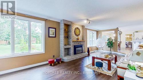 25 Uplands Drive, London, ON - Indoor Photo Showing Living Room With Fireplace