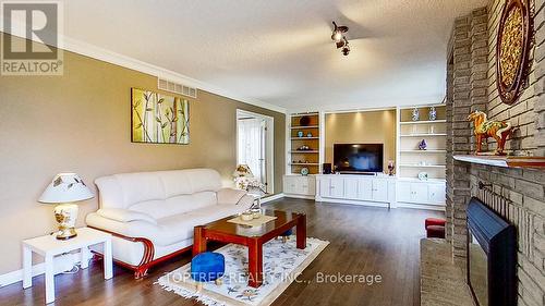 25 Uplands Drive, London, ON - Indoor Photo Showing Living Room With Fireplace