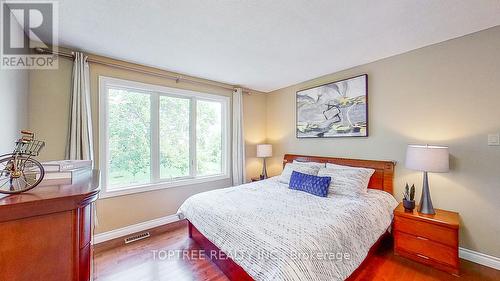 25 Uplands Drive, London, ON - Indoor Photo Showing Bedroom