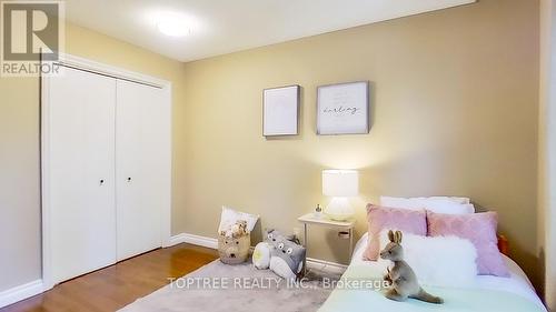 25 Uplands Drive, London, ON - Indoor Photo Showing Bedroom