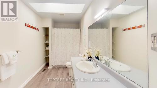 25 Uplands Drive, London, ON - Indoor Photo Showing Bathroom