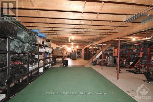 9601 Hall Road, Augusta (809 - Augusta Twp), ON - Indoor Photo Showing Garage