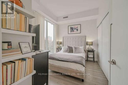 611 - 6 Parkwood Avenue, Toronto, ON - Indoor Photo Showing Bedroom