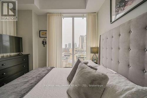 611 - 6 Parkwood Avenue, Toronto, ON - Indoor Photo Showing Bedroom