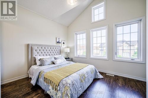 68 Homer Crescent, Aurora, ON - Indoor Photo Showing Bedroom