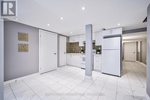 68 Homer Crescent, Aurora, ON - Indoor Photo Showing Kitchen