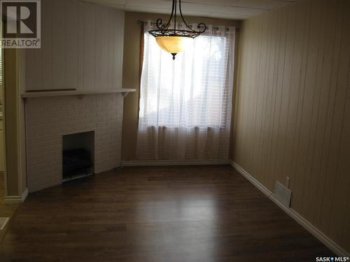 1043 Connaught Avenue, Moose Jaw, SK - Indoor With Fireplace