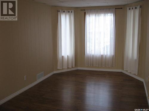 1043 Connaught Avenue, Moose Jaw, SK - Indoor Photo Showing Other Room