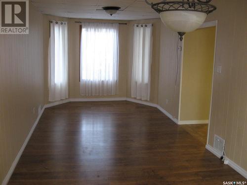 1043 Connaught Avenue, Moose Jaw, SK - Indoor Photo Showing Other Room