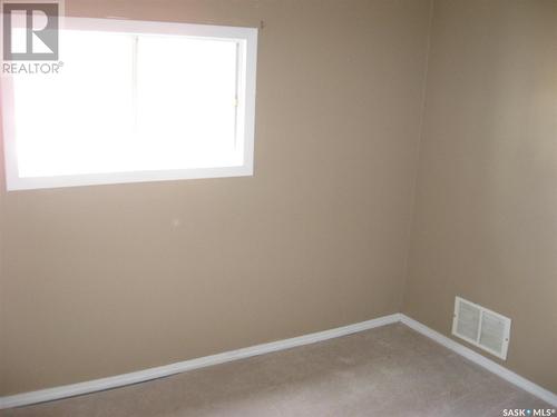 1043 Connaught Avenue, Moose Jaw, SK - Indoor Photo Showing Other Room