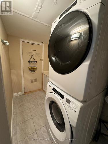 Bsmt - 18 Fiddlehead Terrace, Toronto, ON - Indoor Photo Showing Laundry Room