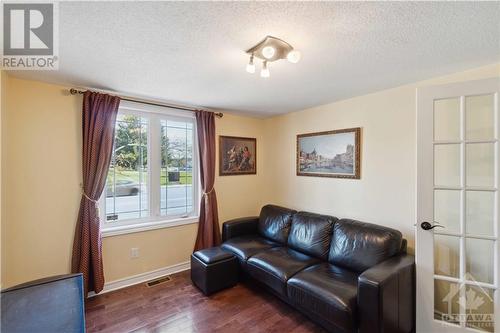 120C Centrepointe Drive, Ottawa, ON - Indoor Photo Showing Living Room