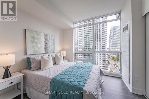 1210 - 30 Roehampton Avenue, Toronto, ON - Indoor Photo Showing Bedroom