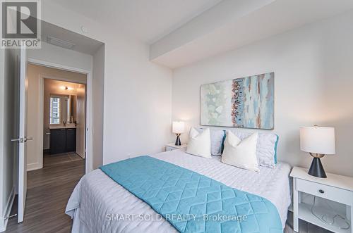 1210 - 30 Roehampton Avenue, Toronto, ON - Indoor Photo Showing Bedroom