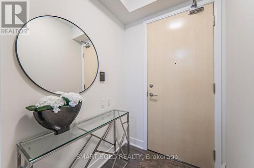 1210 - 30 Roehampton Avenue, Toronto, ON - Indoor Photo Showing Other Room