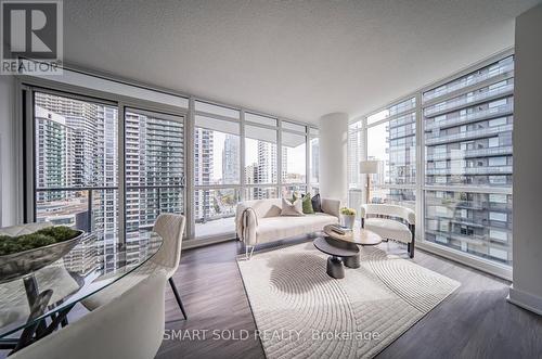 1210 - 30 Roehampton Avenue, Toronto, ON - Indoor Photo Showing Living Room