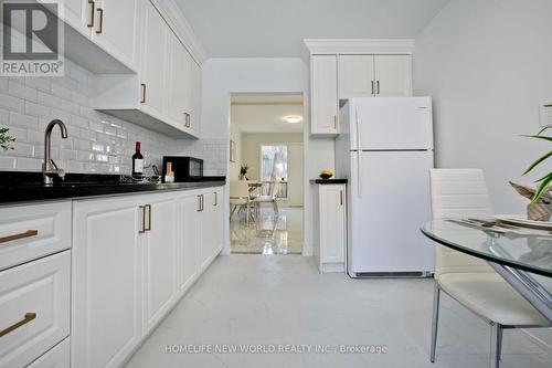 313 - 17 Liszt Gate, Toronto, ON - Indoor Photo Showing Kitchen