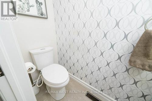 100 Atwood Avenue, Halton Hills, ON - Indoor Photo Showing Bathroom