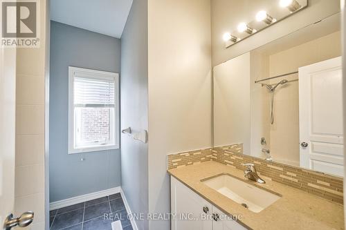 48 Manila Avenue, Markham, ON - Indoor Photo Showing Bathroom