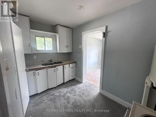 C - 640 Front Street, Quinte West, ON - Indoor Photo Showing Kitchen With Double Sink