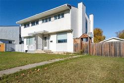 829 Elizabeth RD  Winnipeg, MB R2J 1A5