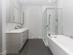 Ensuite bathroom - 