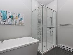 Ensuite bathroom - 